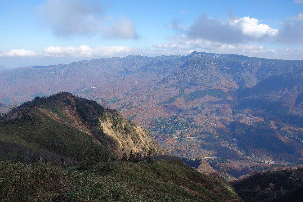 苗場山